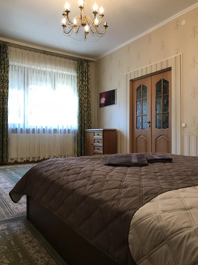 Large Apartment In The City Center Мукачево Экстерьер фото
